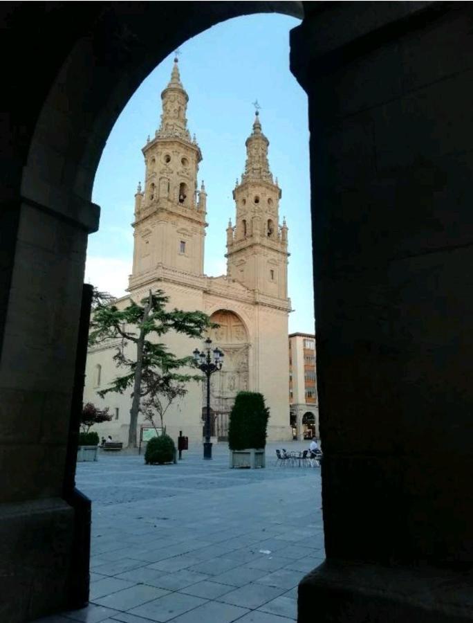 Gonzalo De Berceo 15 " Calidad-Sobrio" And " Free Private Parking " Apartment Logrono Exterior photo